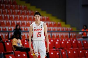 防守专家！郇斯楠5中1拿到5分2板2断5帽 正负值+10