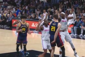 你小子还有这手？波斯特背后击地骚传 送小桂子上空篮