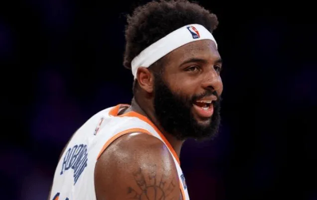 世俱杯赔率-布朗：米切尔-罗宾逊就是今日比赛的最佳防守球员