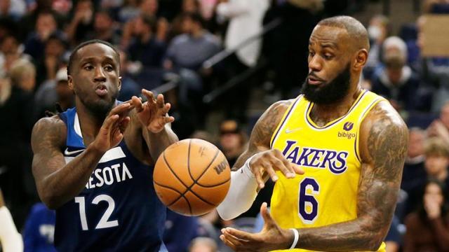 世俱杯夺冠赔率-湖人连败可谓输球又输人，还要继续坚持用韦少吗？